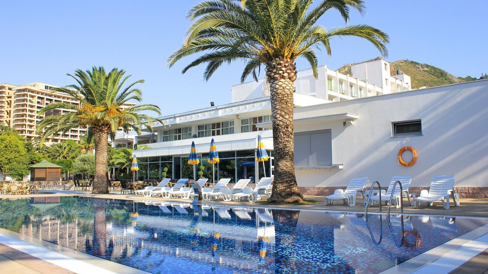 pools-outdoor-pool