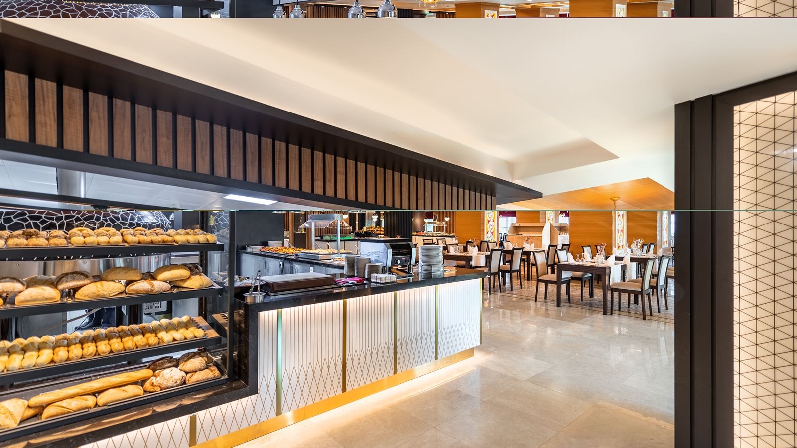 restaurants-grandee-main-restaurant