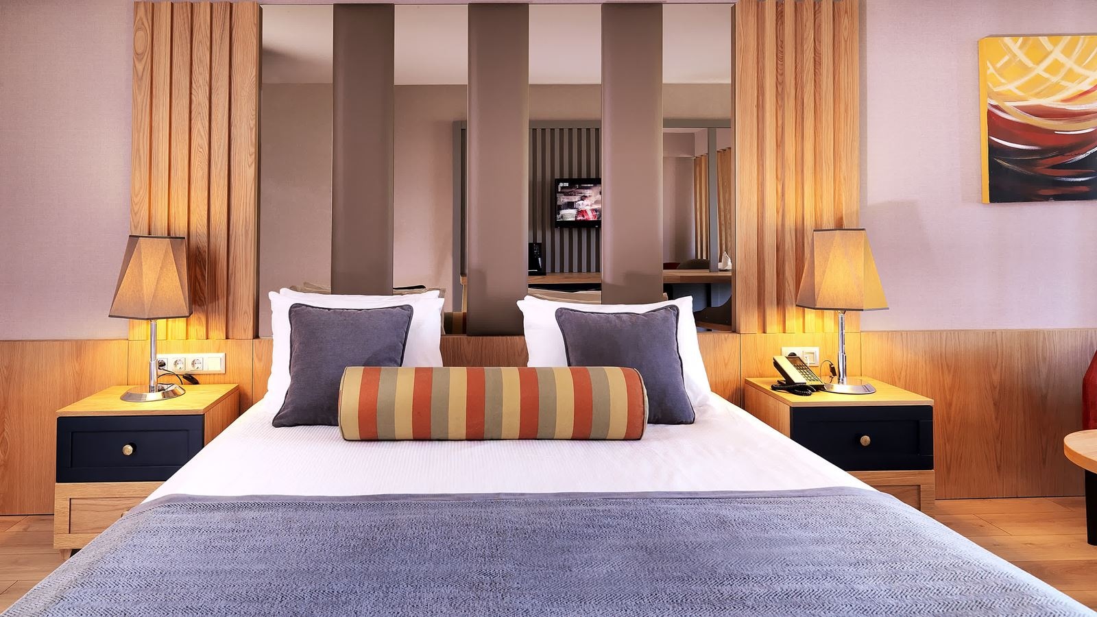 rooms-deluxe-suite