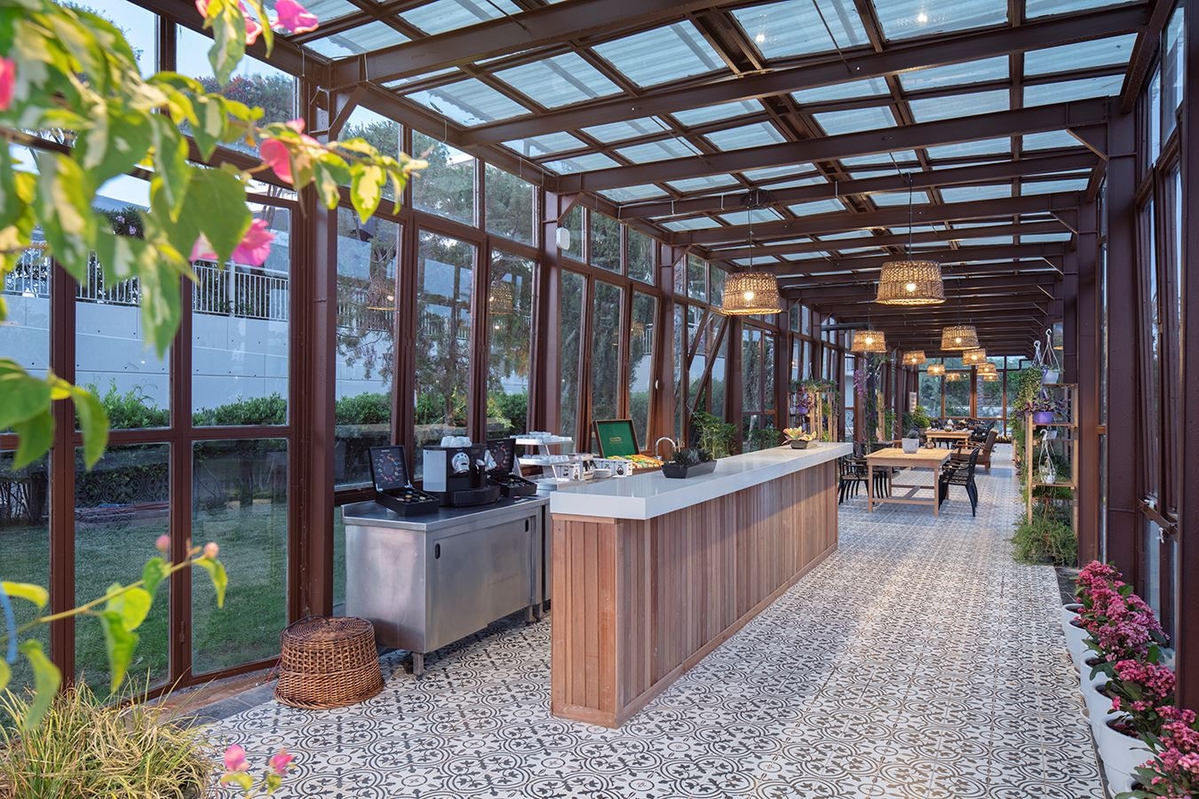 bars-flower-house