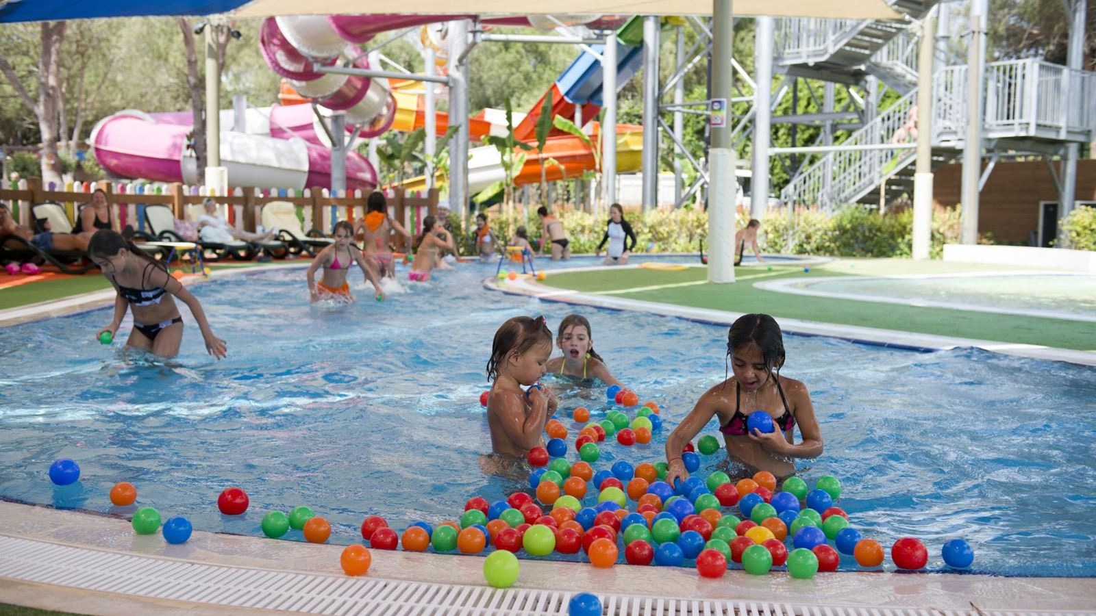 pools-outdoor-childrens-pool