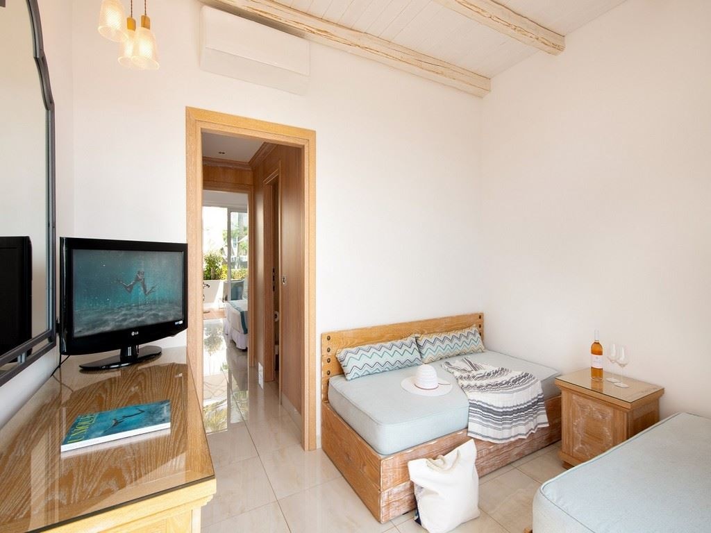 rooms-family-suite-balcony